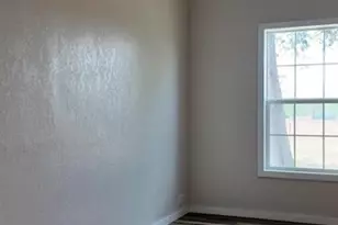 210 Julia St, Yoakum, TX 77995 - Photo 12