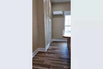 210 Julia St., Yoakum, TX 77995 - Photo 4