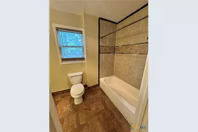 1401 E Mimosa Avenue, Victoria, TX 77901 - Photo 8