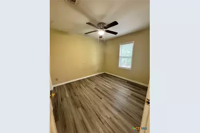 1401 E Mimosa Avenue, Victoria, TX 77901 - Photo 6