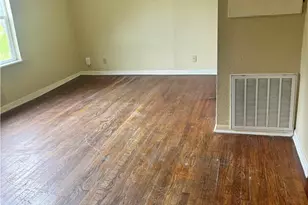 1401 E Mimosa Ave, Victoria, TX 77901 - Photo 4