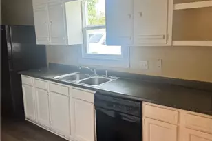 1401 E Mimosa Ave, Victoria, TX 77901 - Photo 12