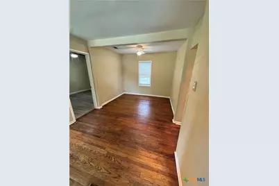1401 E Mimosa Avenue, Victoria, TX 77901 - Photo 2