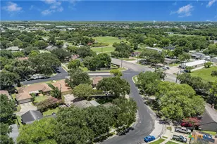 101 King Arthur St, Victoria, TX 77904 - Photo 28