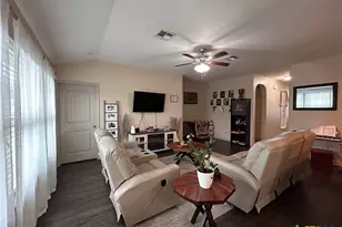 207 Cobble Stone Ct, Victoria, TX 77904 - Photo 4