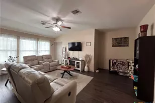 207 Cobble Stone Ct, Victoria, TX 77904 - Photo 6
