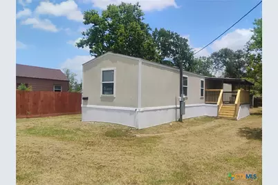 209 Olive, El Campo, TX 77437 - Photo 2