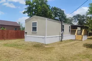 209 Olive, El Campo, TX 77437 - Photo 2
