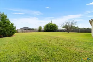 407 E Pietzsch St, Bartlett, TX 76511 - Photo 26