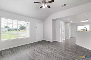 407 E Pietzsch St, Bartlett, TX 76511 - Photo 10