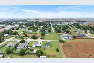 407 E Pietzsch Street, Bartlett, TX 76511 - Photo 36