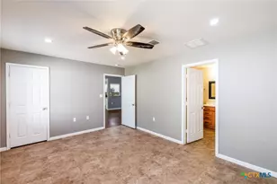 186 Talon Dr, Luling, TX 78648 - Photo 14