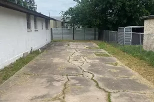 2516 Ozark St, Victoria, TX 77901 - Photo 2