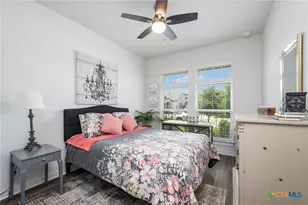 1944 Colonial Ave, New Braunfels, TX 78130 - Photo 6