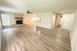 102 Tanglewood Dr, Victoria, TX 77901 - Photo 8