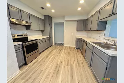102 Tanglewood Drive, Victoria, TX 77901 - Photo 14