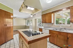 1641 Driftwood Dr, Seguin, TX 78155 - Photo 16