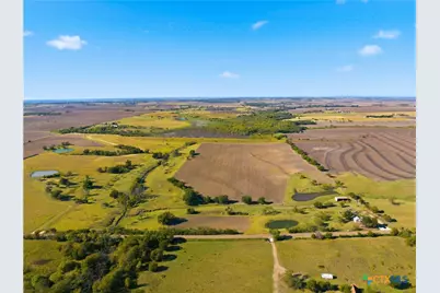 2663 W Crabb, West, TX 76691 - Photo 4