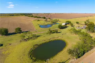 2663 W Crabb, West, TX 76691 - Photo 14