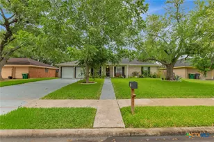 304 Tanglewood Dr, Victoria, TX 77901 - Photo 48