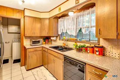 304 Tanglewood Drive, Victoria, TX 77901 - Photo 18