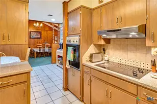304 Tanglewood Dr, Victoria, TX 77901 - Photo 20