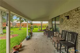 304 Tanglewood Dr, Victoria, TX 77901 - Photo 36