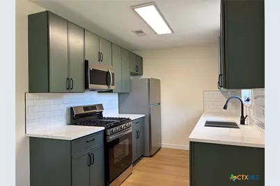706 W Avenue E, Copperas Cove, TX 76522 - Photo 4