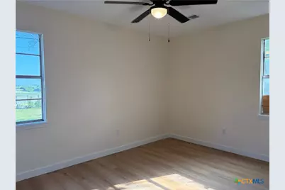 706 W Avenue E, Copperas Cove, TX 76522 - Photo 8