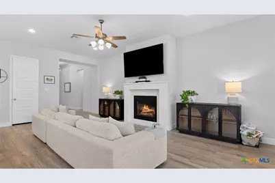 613 Meade Street, New Braunfels, TX 78132 - Photo 8