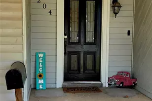 204 N 26th St, Gatesville, TX 76528 - Photo 2