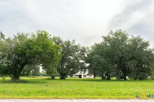 3831 Hopkinsville Rd, Cuero, TX 77954 - Photo 2