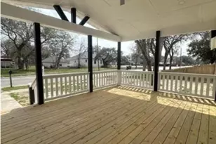 1008 N Gonzales St, Cuero, TX 77954 - Photo 4