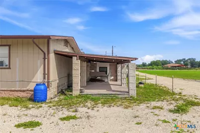 288 County Road 341, La Vernia, TX 78121 - Photo 2