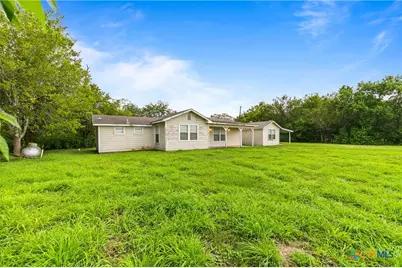 1409 W Main Street, Edna, TX 77957 - Photo 38