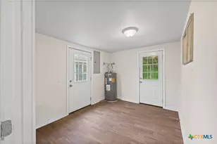 1409 W Main St, Edna, TX 77957 - Photo 16