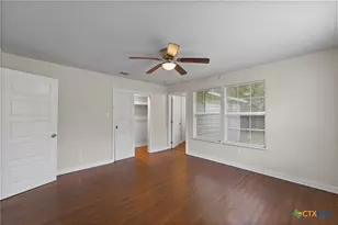 1409 W Main St, Edna, TX 77957 - Photo 28