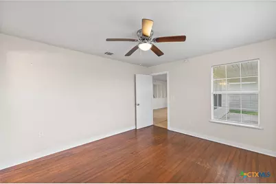 1409 W Main Street, Edna, TX 77957 - Photo 34