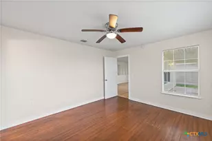 1409 W Main St, Edna, TX 77957 - Photo 34
