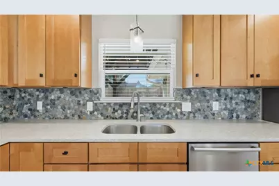 1409 Highland Drive, San Marcos, TX 78666 - Photo 8
