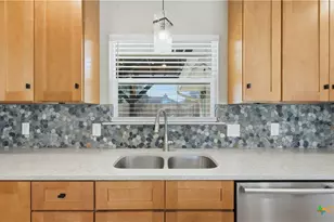 1409 Highland Dr, San Marcos, TX 78666 - Photo 8