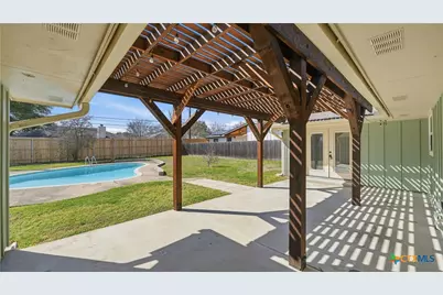 1409 Highland Drive, San Marcos, TX 78666 - Photo 4