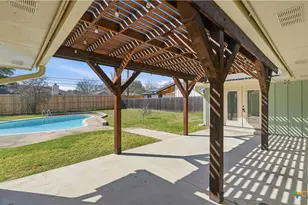 1409 Highland Dr, San Marcos, TX 78666 - Photo 4