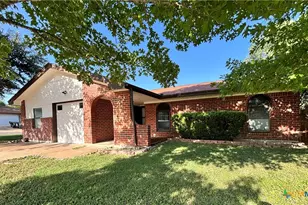 2001 Pleasant Ln, Copperas Cove, TX 76522 - Photo 2