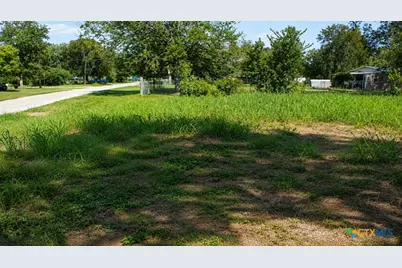 Lot 5 SW Blk Avenue, Waelder, TX 78959 - Photo 1