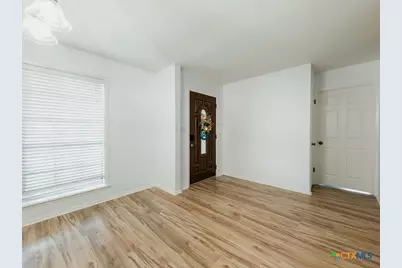 404 Alamogordo Drive, Victoria, TX 77904 - Photo 2