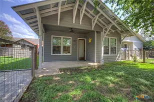 349 E South St, New Braunfels, TX 78130 - Photo 12