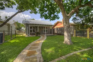 349 E South St, New Braunfels, TX 78130 - Photo 6
