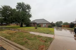 1413 S Roy Reynolds Dr, Killeen, TX 76543 - Photo 2