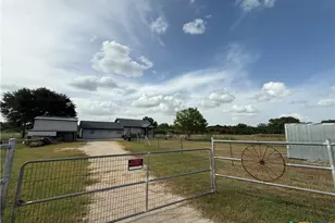 256 Co Rd 481, Gonzales, TX 78629 - Photo 12